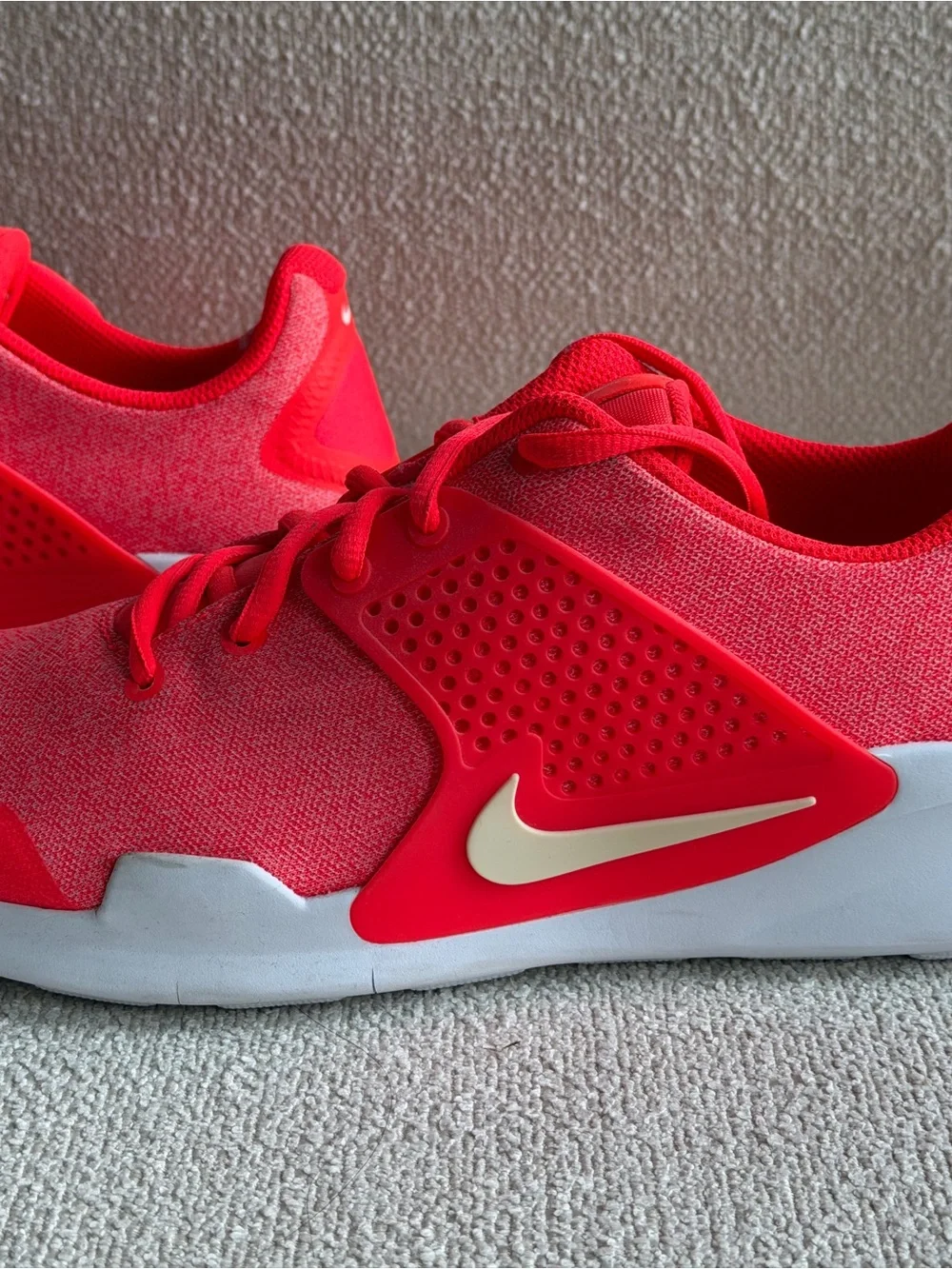 Nike Men's Bright Red Low-Top Sneakers BRAND NEW